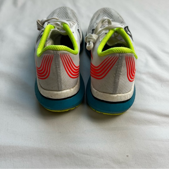 Saucony Women’s Endorphin Pro Running Shoe, SZ 7.5 - Picture 3 of 6